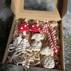 Zawieszki na choinkę makrama bombki na prezent