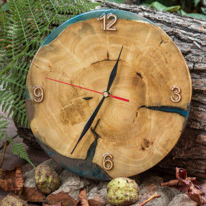 Zegar drewno czereśni z żywicą epoksydową A04