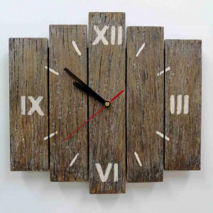 Zegar ścienny drewniany z desek mały kreski