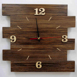 Zegar ścienny drewniany z desek, poziomy