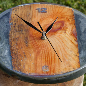 Zegar stara deska z żywicą epoksydową szarą
