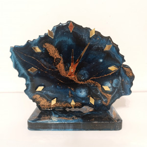 Zegar z żywicy epoksydowej elegancka dekoracja na biurko lub do salonu