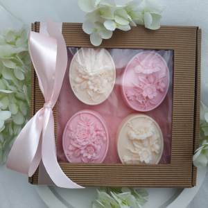 Zestaw mydeł róża i bez Dzień Kobiet