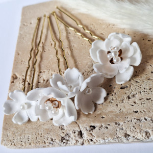 Zestaw ślubnych spinek do włosów białe kwiaty