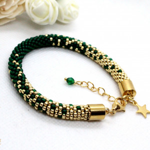 zielona bransoletka z drobniutkich koralików