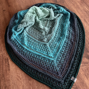 Zielona cieniowana chusta Klasyk handmade