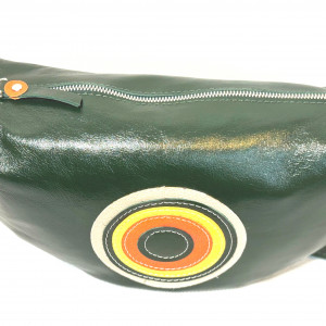 Zielona torebka - nerka ze skóry naturalnej