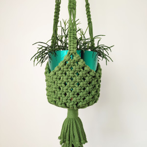 Zielony kwietnik wiszący, Osłonka na doniczkę ze sznurka