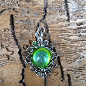 Zielony wisiorek w stylu vintage / fantasy