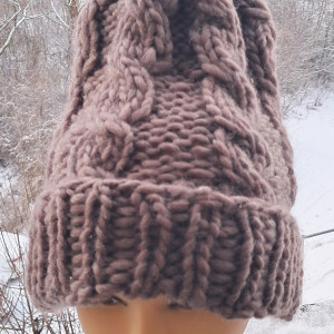 Zimowa czapka z wełny peruwianskiej. Handmade