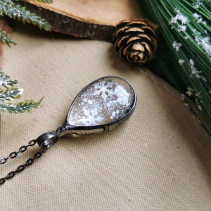 Zimowy naszyjnik kropla ze śnieżynkami