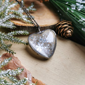 Zimowy naszyjnik serce ze śnieżynkami