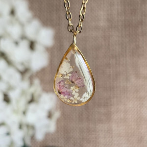 Złota łezka kwiaty gipsówka kwiat róż