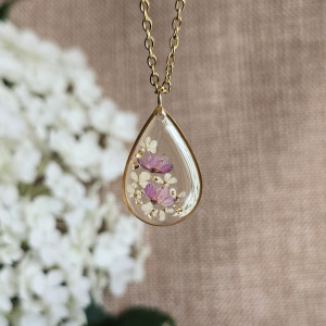 Złota łezka kwiaty różowa żywica wisiorek