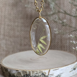 Złota zawieszka jajowata liście
