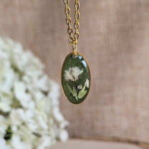 Złota zawieszka jajowata zielona brokatowa