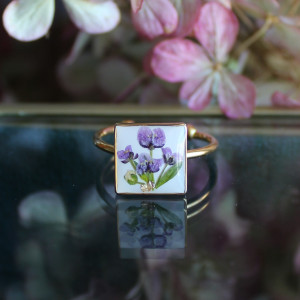 Złoty kwadratowy pierścionek kwiaty smagliczka