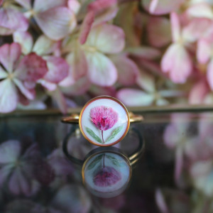 Złoty pierścionek różowy kwiat suszony prawdziwy