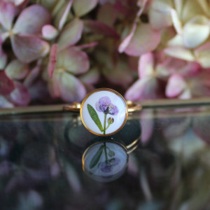 Złoty pierścionek smagliczka różowa fioletowa
