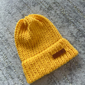 Żółta ciepła czapka z wełną Merino