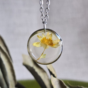 Żółty kwiat wisiorek leśny zawieszka z kwiatem