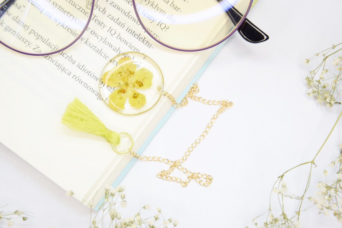 Biżuteryjna zakładka do książki  - limonkowy kwiat_photo1