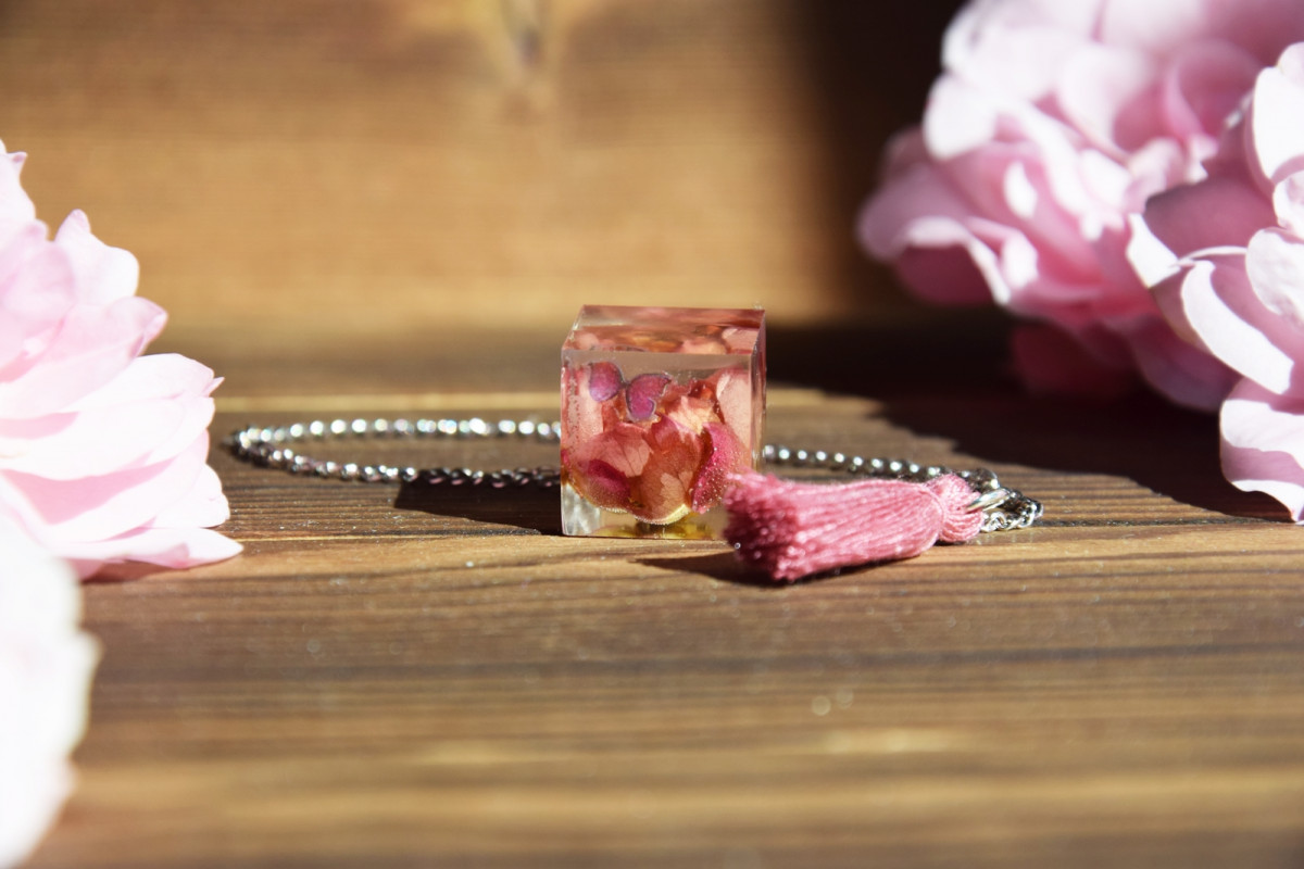 Biżuteryjna zakładka - róża z motylem pink_photo1
