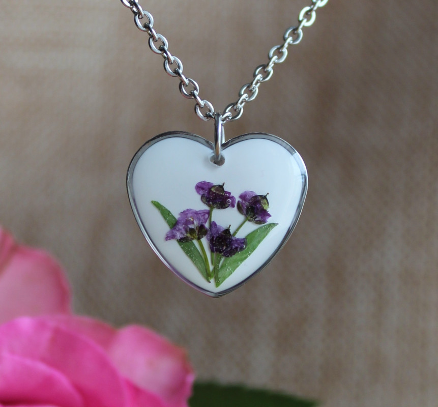 Bukiet kwiatowy fioletowy w sercu serduszko naszyjnik_photo1