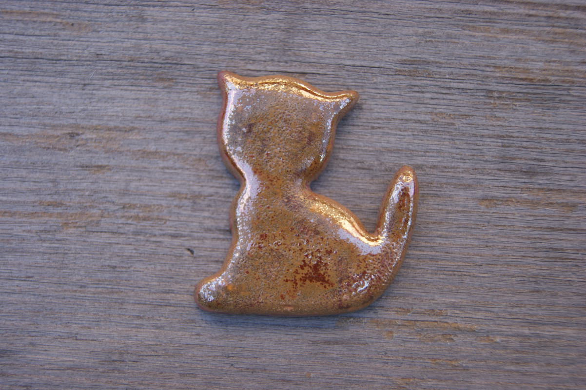 Ceramiczny magnes kot stare złoto_photo1