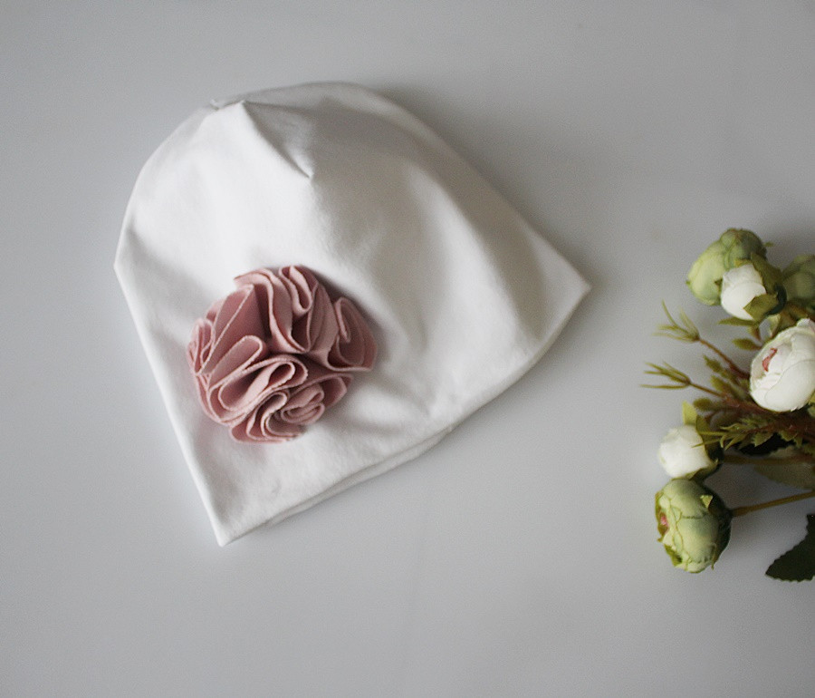 Czapka biała podwójna  kwiat brudny róż chrzest_photo1
