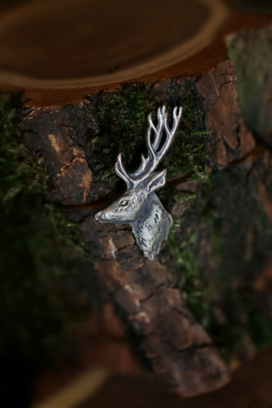 Duża przypinka z jeleniem ze srebra_photo1