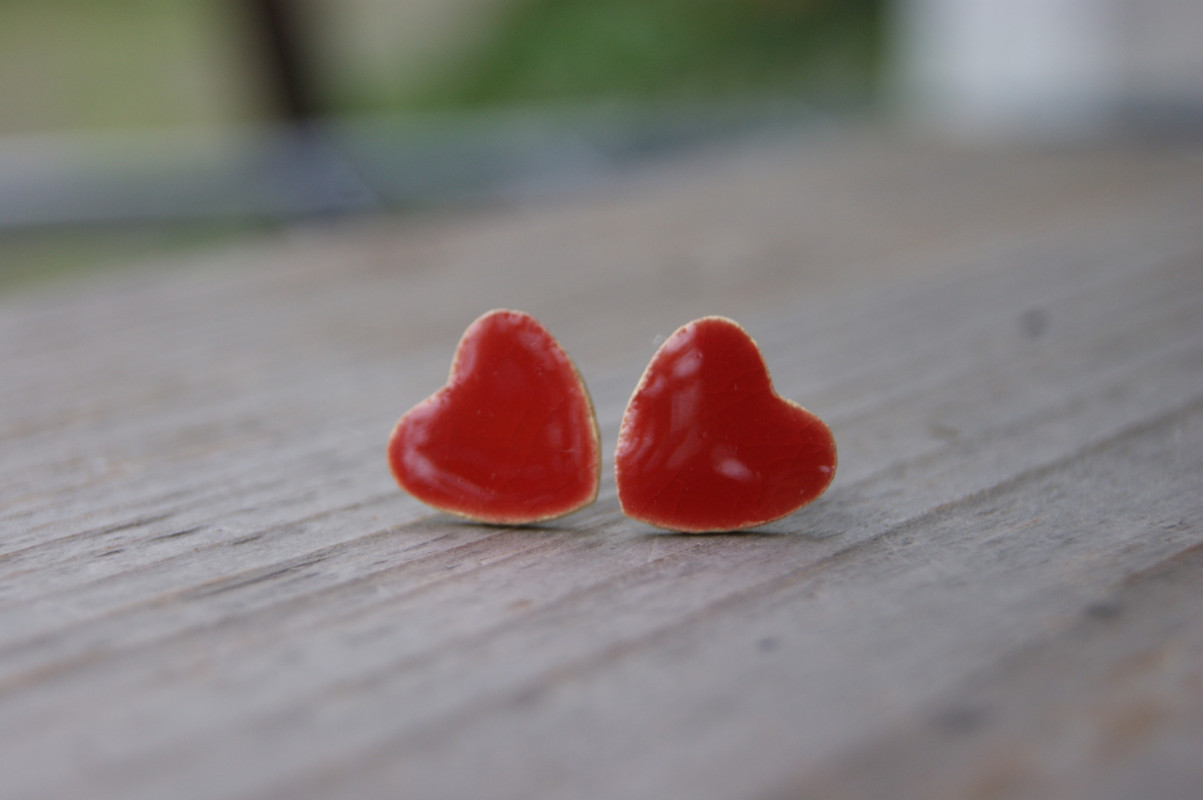 Duże ceramiczne kolczyki "Czerwone serca"_photo1