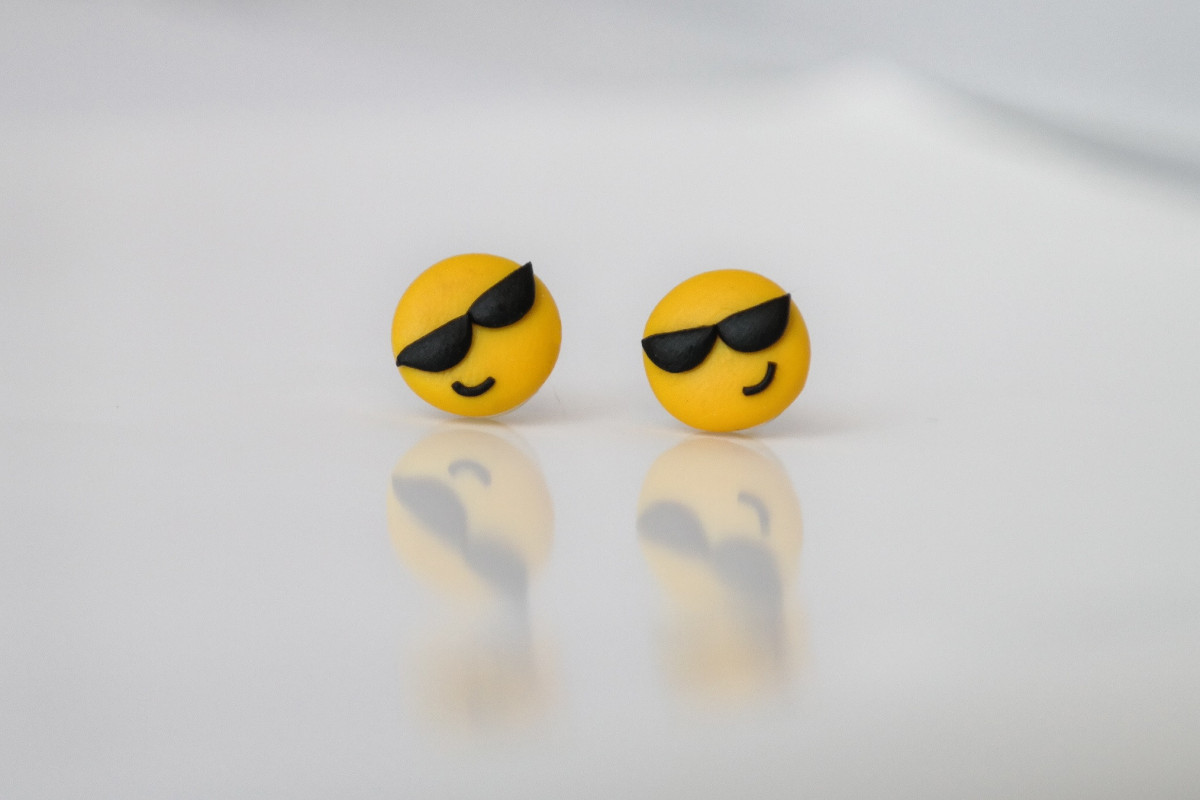 Emotikony okulary słoneczne - kolczyki wkręty_photo1