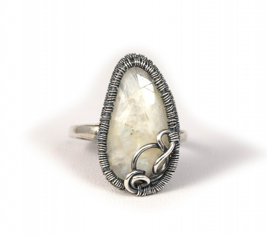 Kamień księzycowy srebrny pierścionek regulowany._photo1