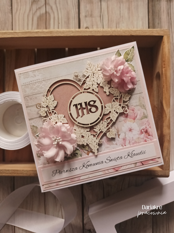 Kartka komunijna z różowym sercem ihs, w pudełku, 214_photo1