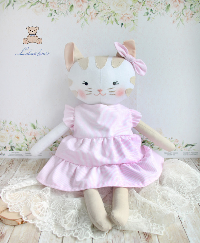 Kotek Tilda w łatki w różowej sukience GOTOWY_photo1