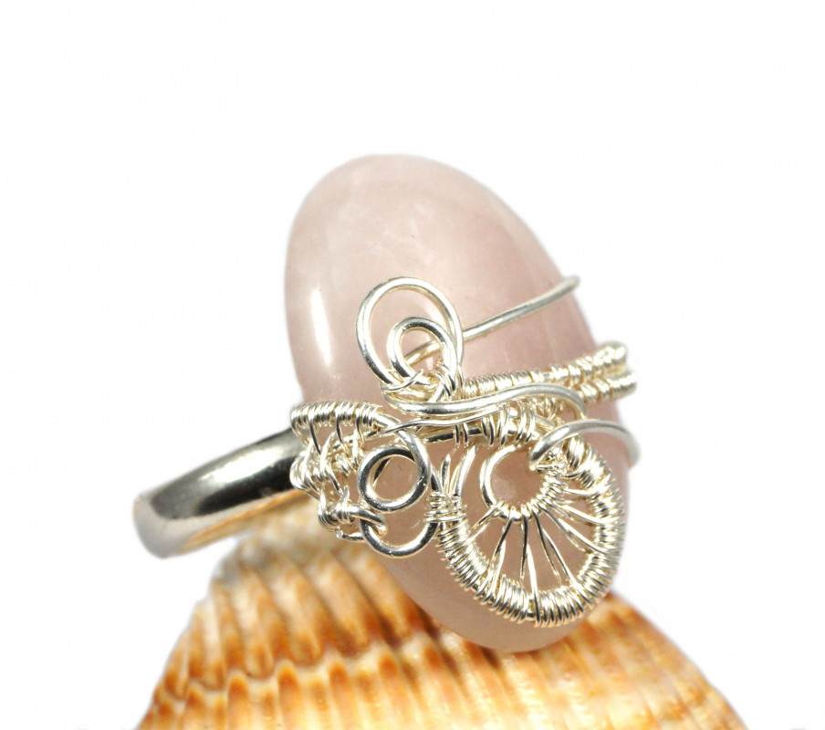 Kwarc, Srebrny pierścionek z kwarcem różowym._photo1