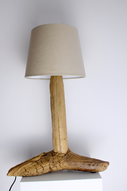 Lampa z drewna z morza nr 23 - Na trójnogu_photo1