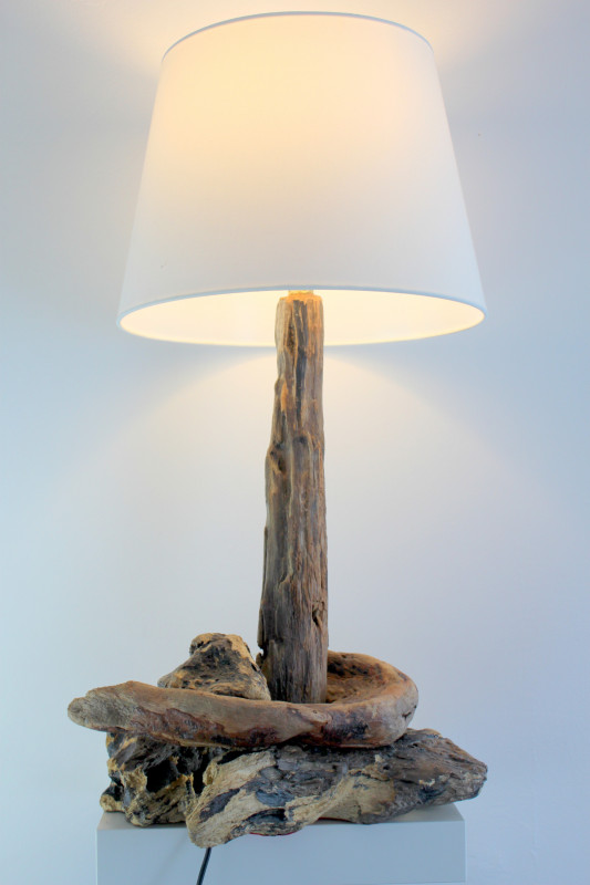 Lampa z drewna z morza nr 43 - Samotny wędrowiec_photo1