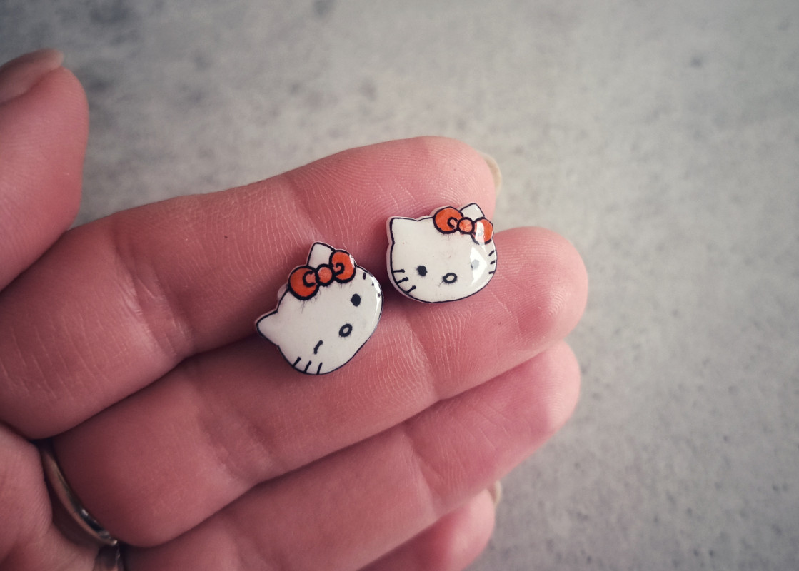 Małe kolczyki sztyfty- Hello Kitty_photo1