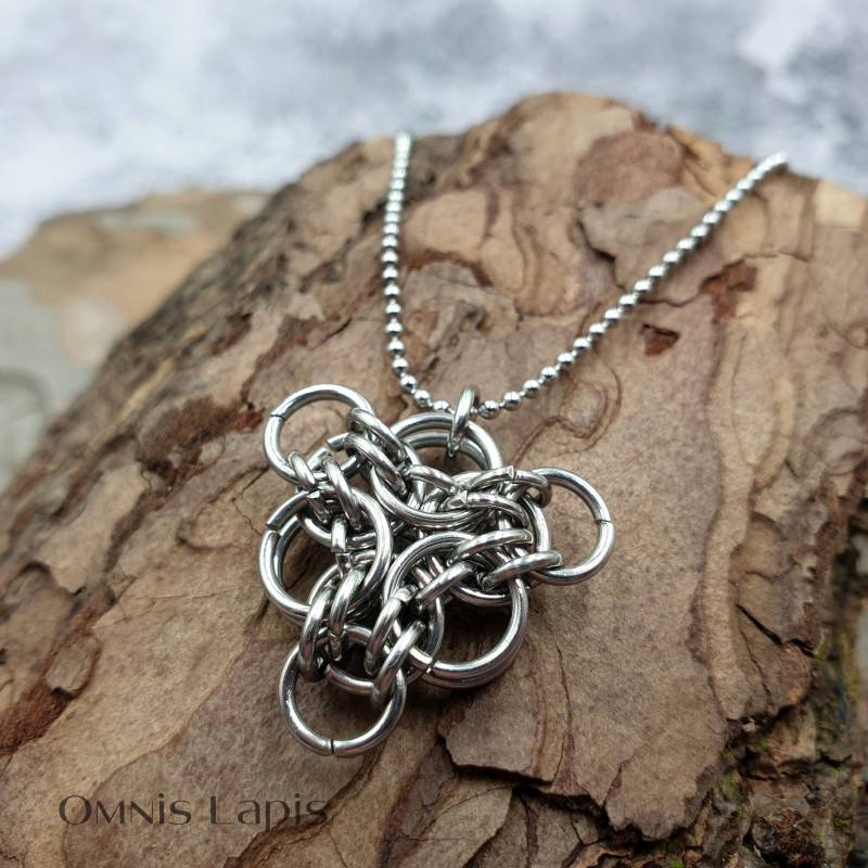Mistyczny medalion chainmaille_photo1