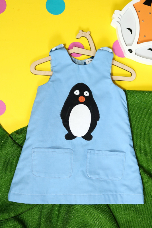 Niebieska sukienka dwustronna z pingwinem (86 cm)_photo1