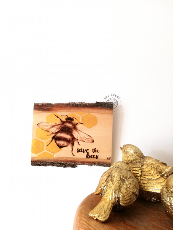 Obraz Wypalony w drewnie. Pszczoła. Save the bees._photo1