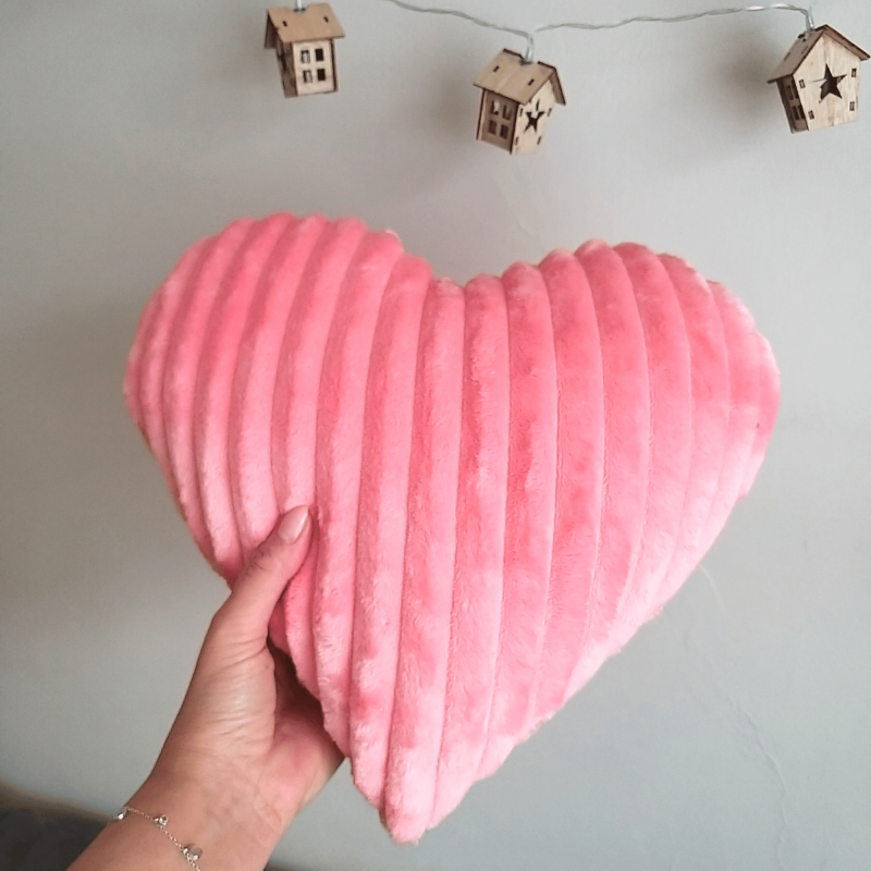 Poduszka dekoracyjna delikatne Różowe serce._photo1