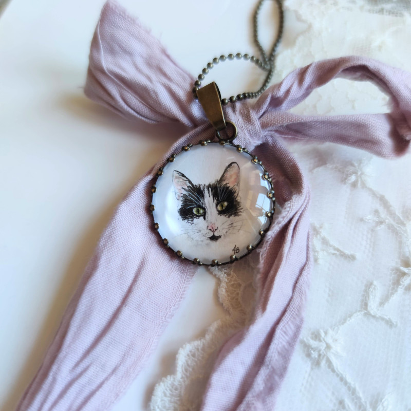 Portret kota, ręcznie malowany naszyjnik z pupilem_photo1