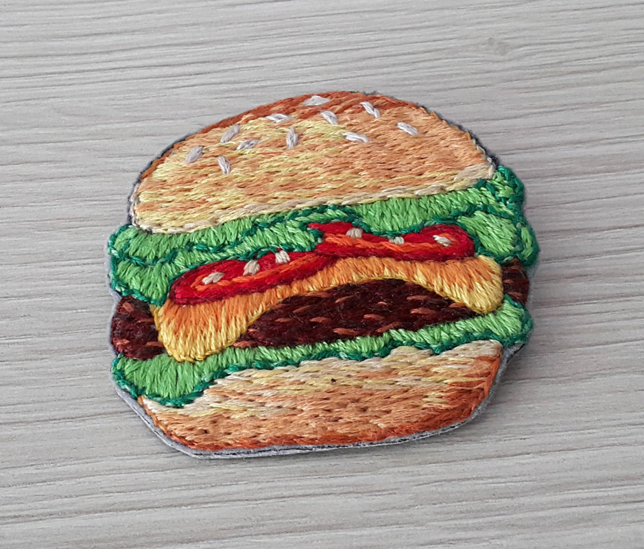 Przypinka hamburger_photo1