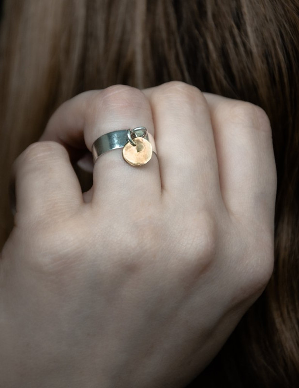 Srebrny pierścionek z mosiężną zawieszką_photo1