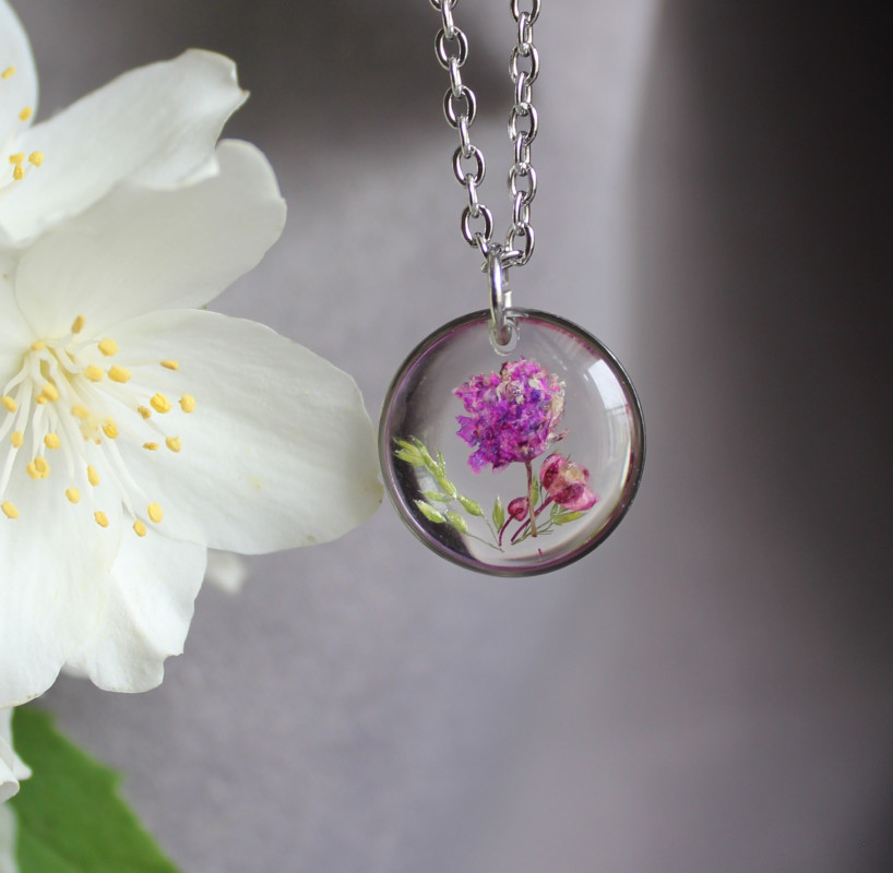 Srebrny wisiorek fioletowy kwiat srebrna żywica_photo1