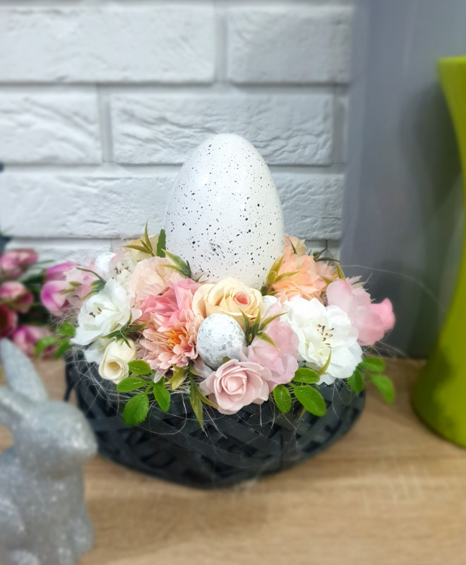 Stroik wielkanocny z jajem, pastelowe kwiaty_photo1