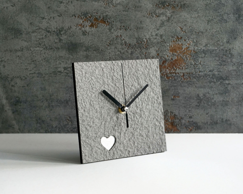 Szary zegar z sercem - prezent na Walentynki_photo1